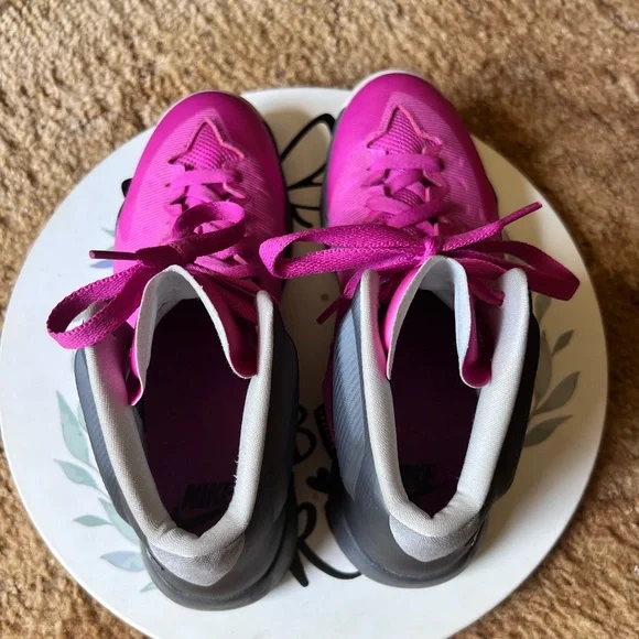 Women’s Nike Zoom HyperQuickness 'Think Pink' Brest cancer awareness size 10. - Picture 4 of 17